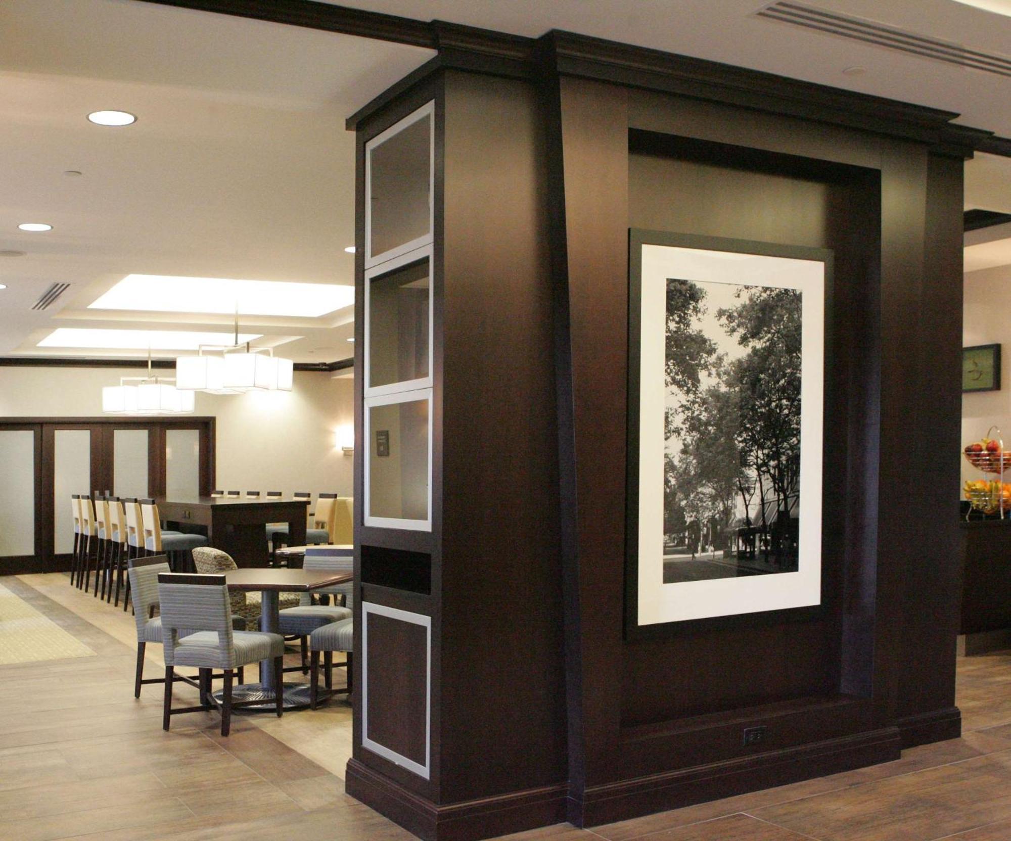 Hampton Inn By Hilton Toronto Airport Corporate Centre Exterior photo